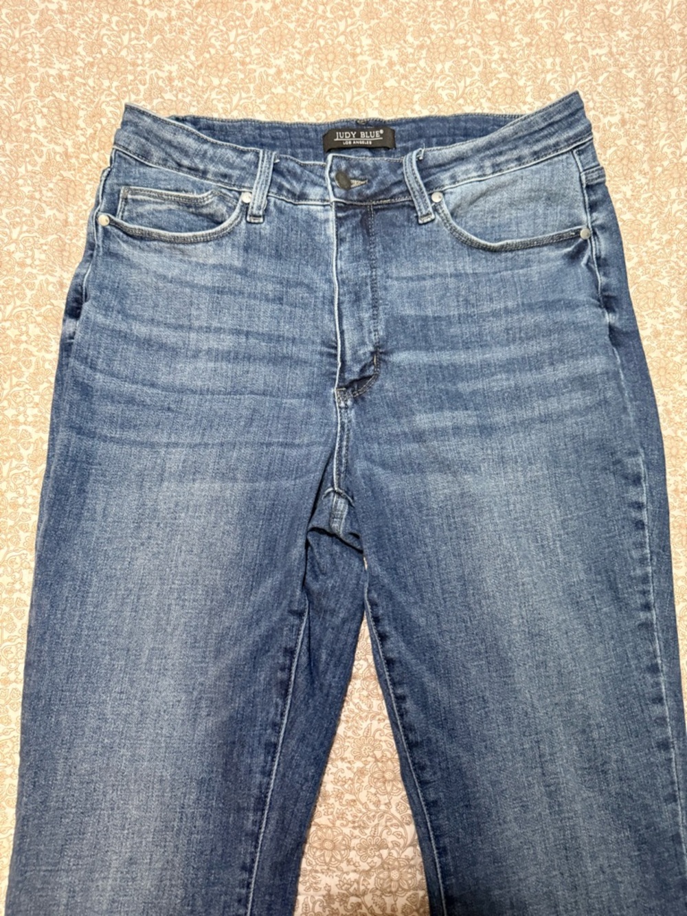 Judy Blue women’s slim Straight Medium Blue Denim Jeans